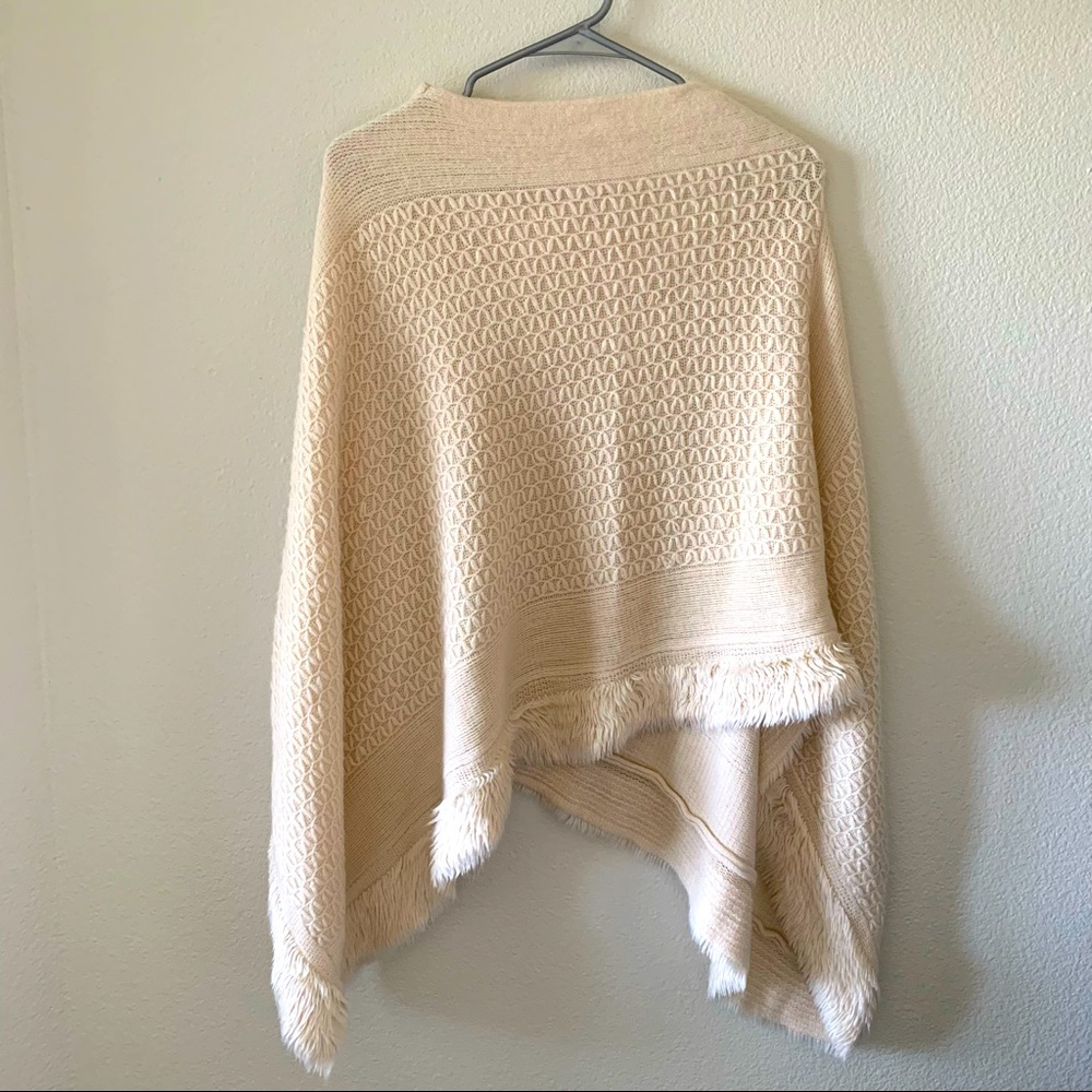 Do Everything in Love, cream shawl, faux fur trim, one size - Picture 2 of 4